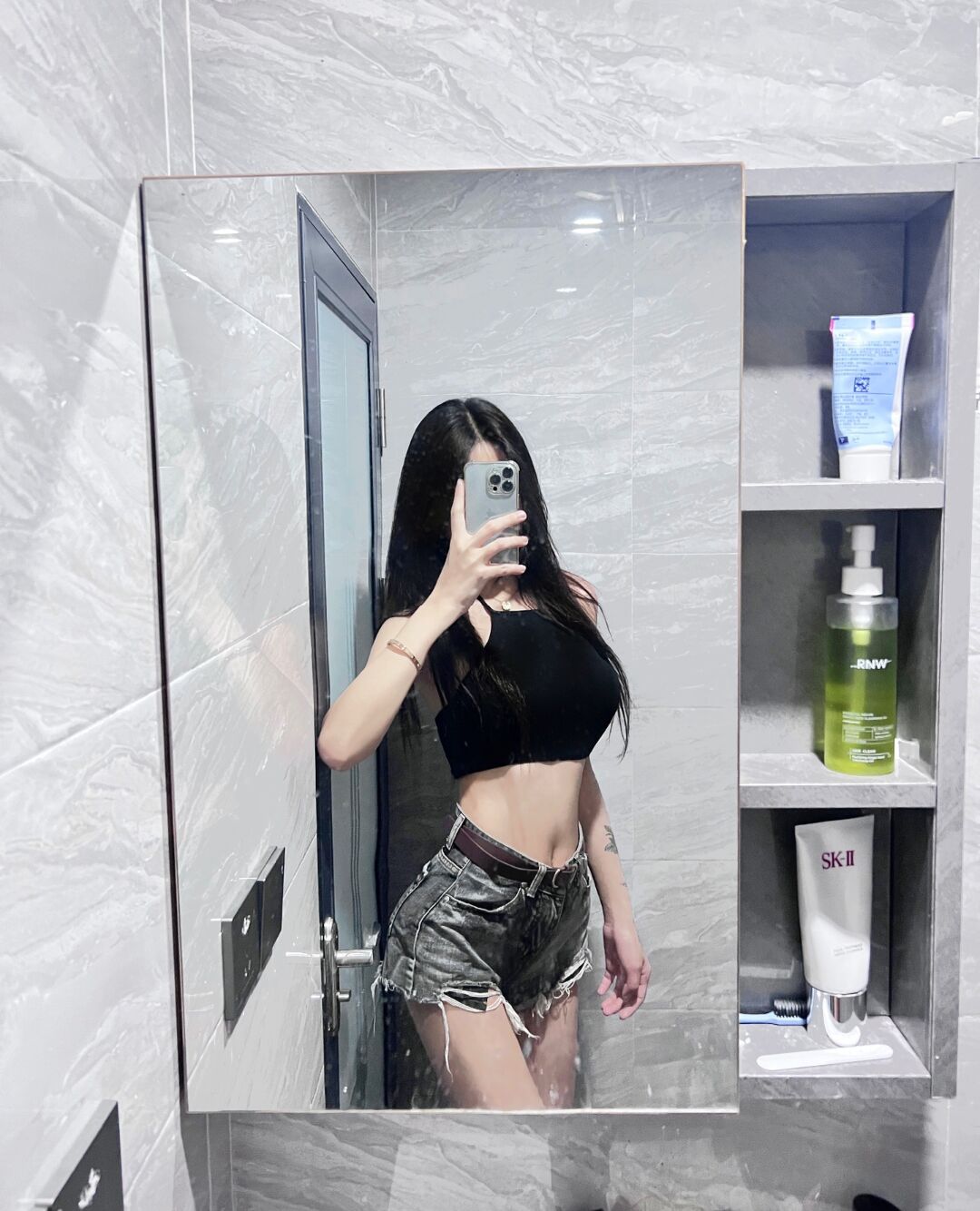 000713h8ggwga6u7hg8g8j.jpg